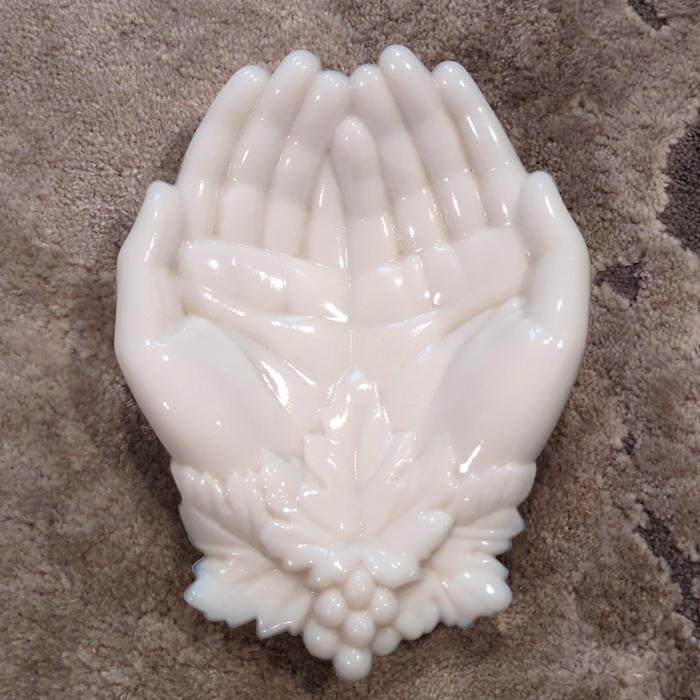 Milk glass open palms with grapes dish